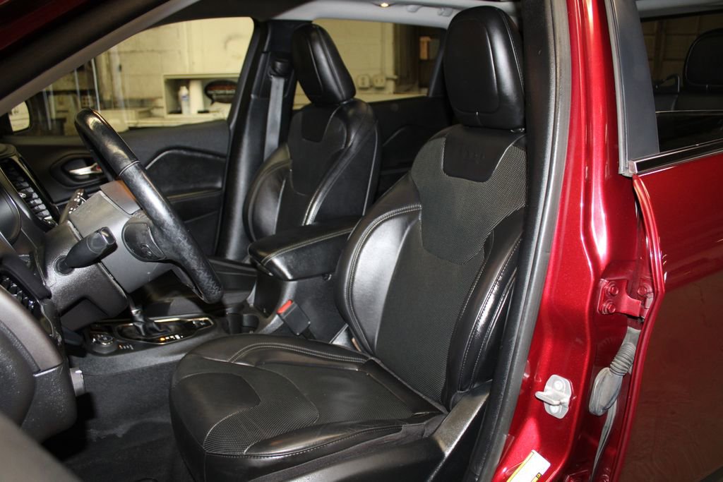 Used 2020 Jeep Cherokee Limited w/ Technology Group image 26