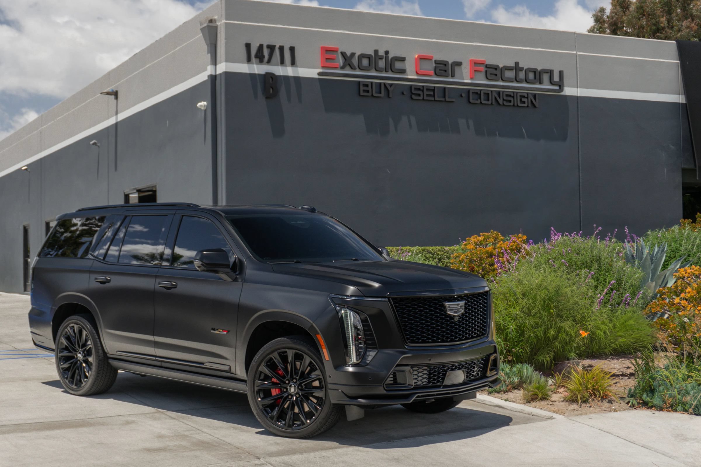 Used 2026 Cadillac Escalade V AWD/4WD image 1