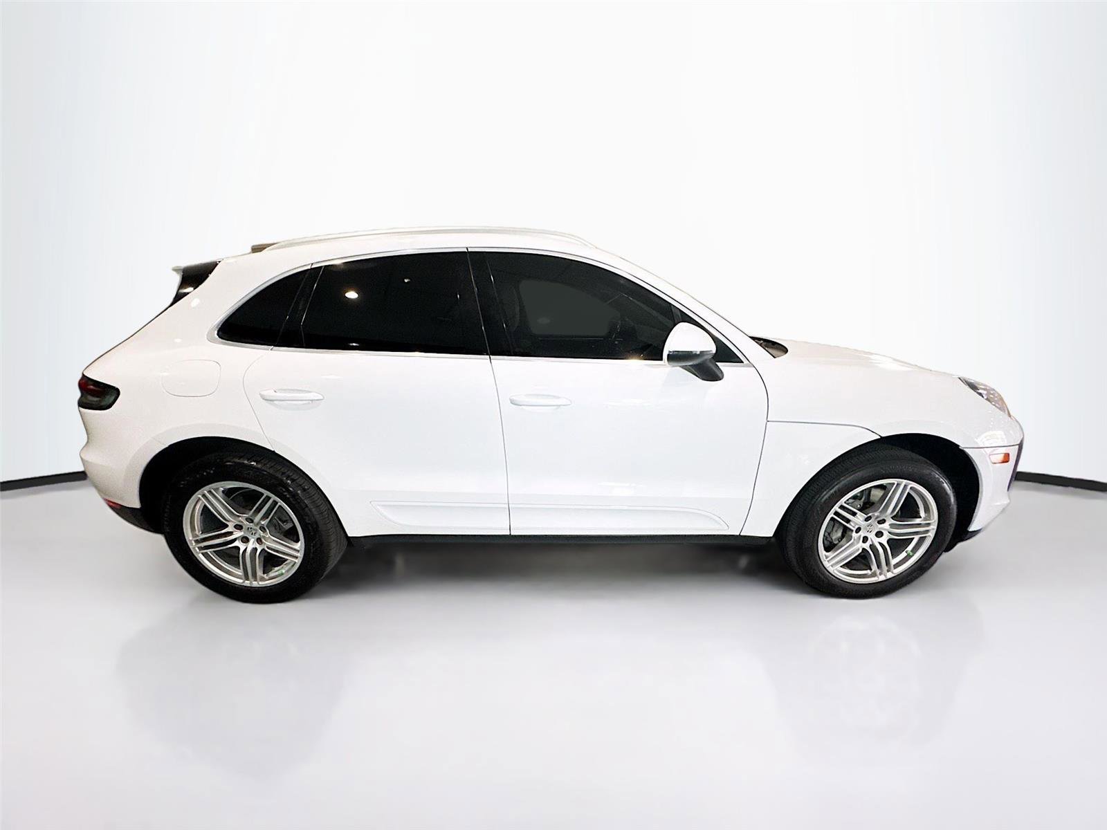 Used 2020 Porsche Macan S image 32