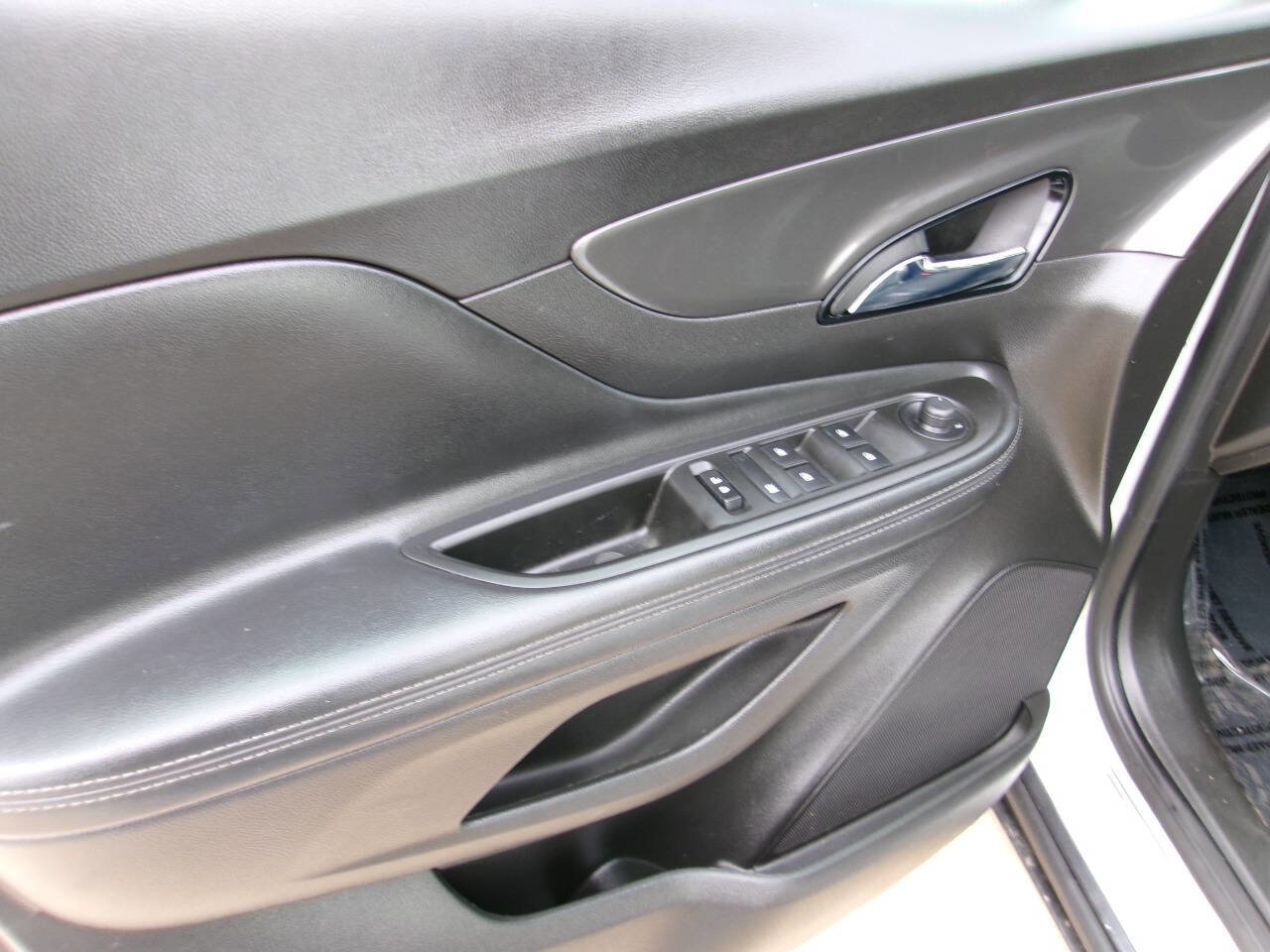 Used 2017 Buick Encore Preferred image 12