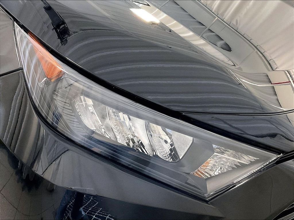 Certified 2021 Toyota RAV4 LE AWD/4WD image 32