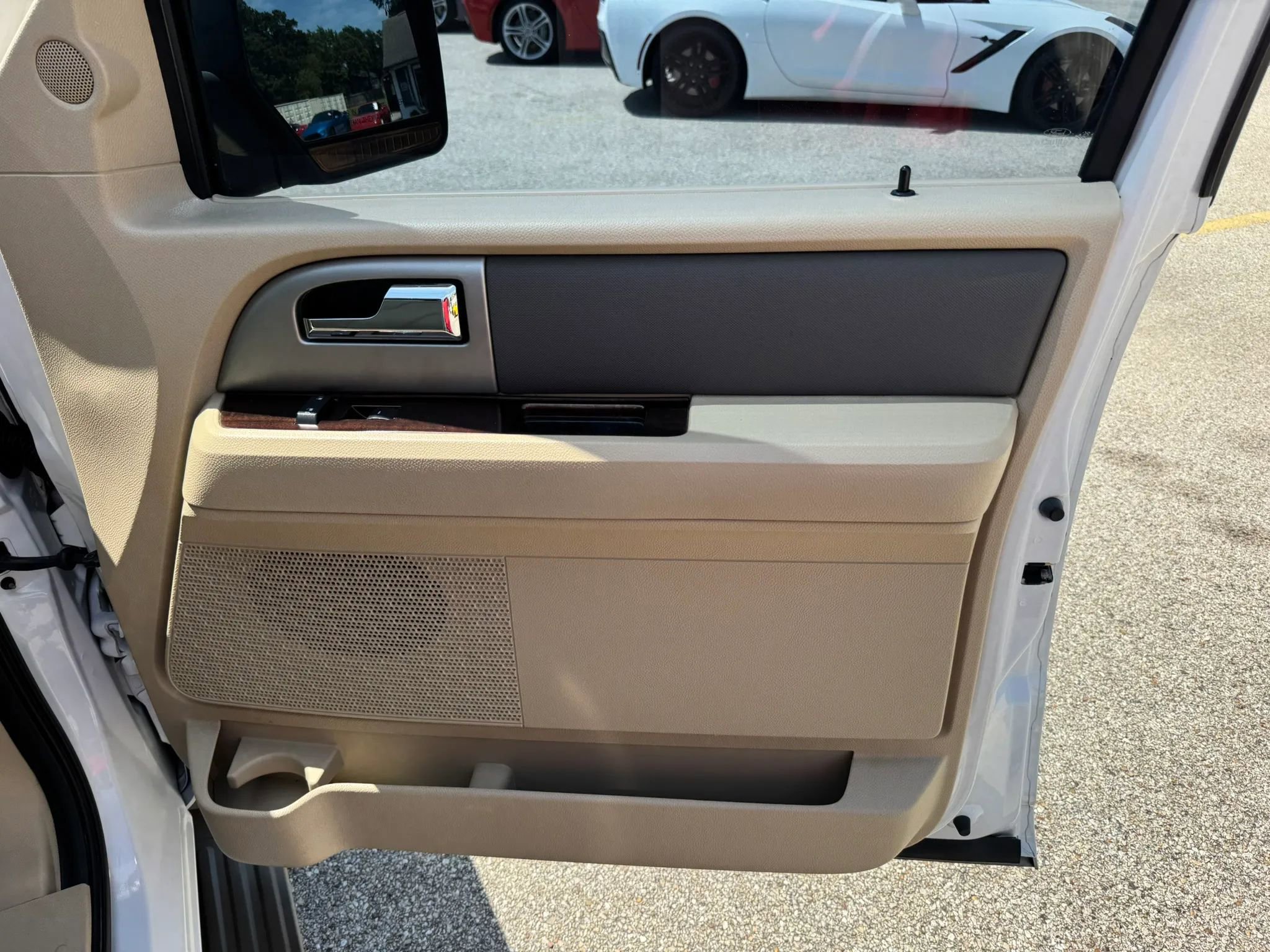 Used 2012 Ford Expedition XLT RWD image 19