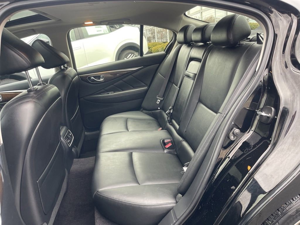 Used 2019 INFINITI Q50 Luxe w/ Essential Package (3.0T Luxe) image 19
