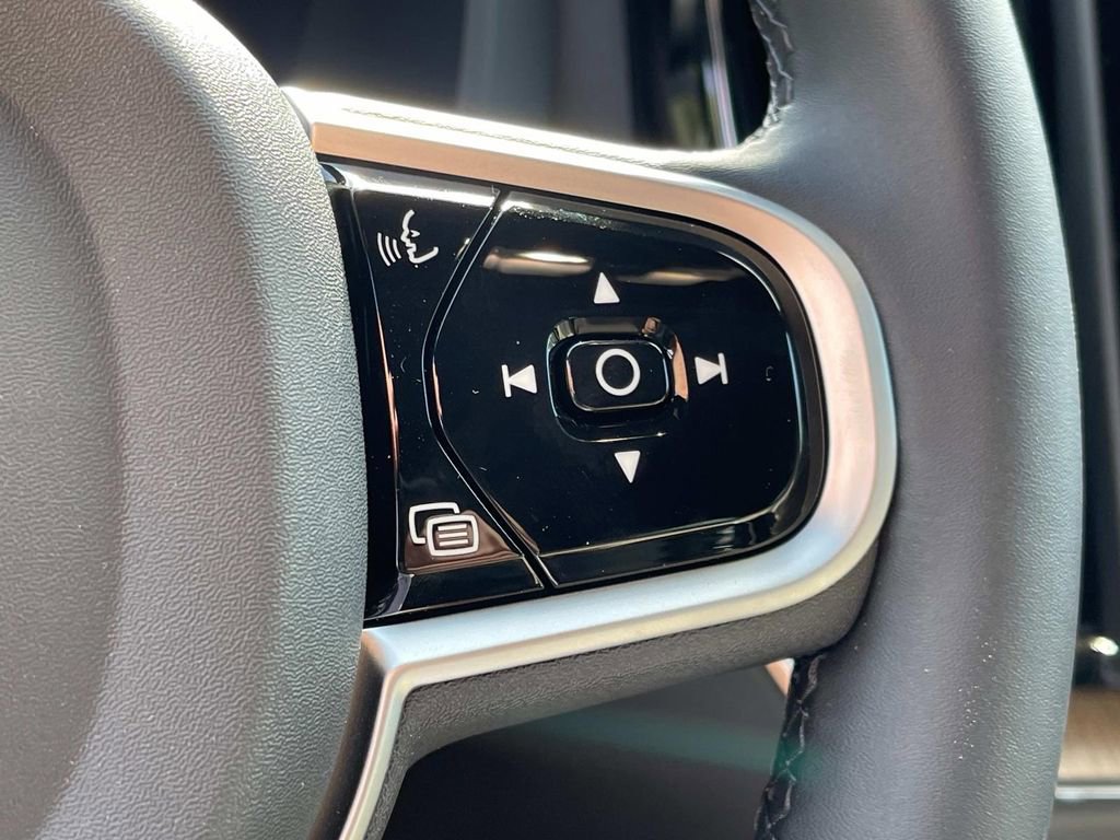 New 2026 Volvo XC60 B5 Plus w/ Protection Package Premier image 32