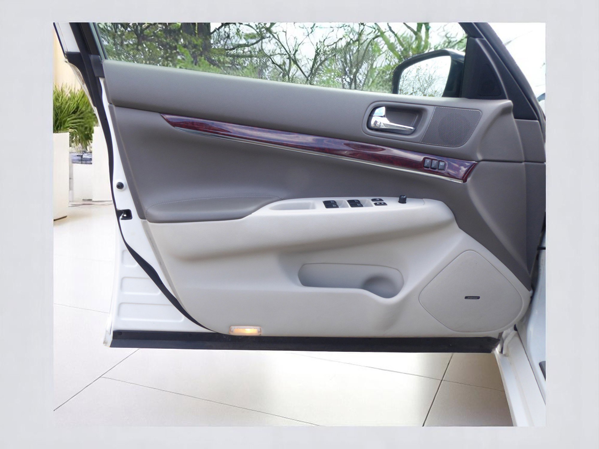 Used 2012 INFINITI G37 x Sedan w/ Premium Pkg image 21