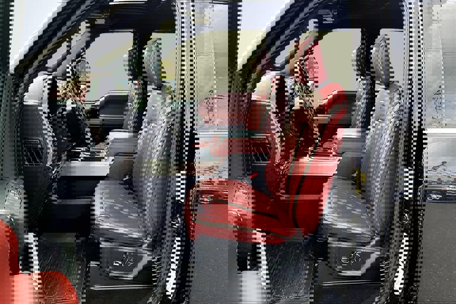 Used 2019 Ford F350 Platinum image 11