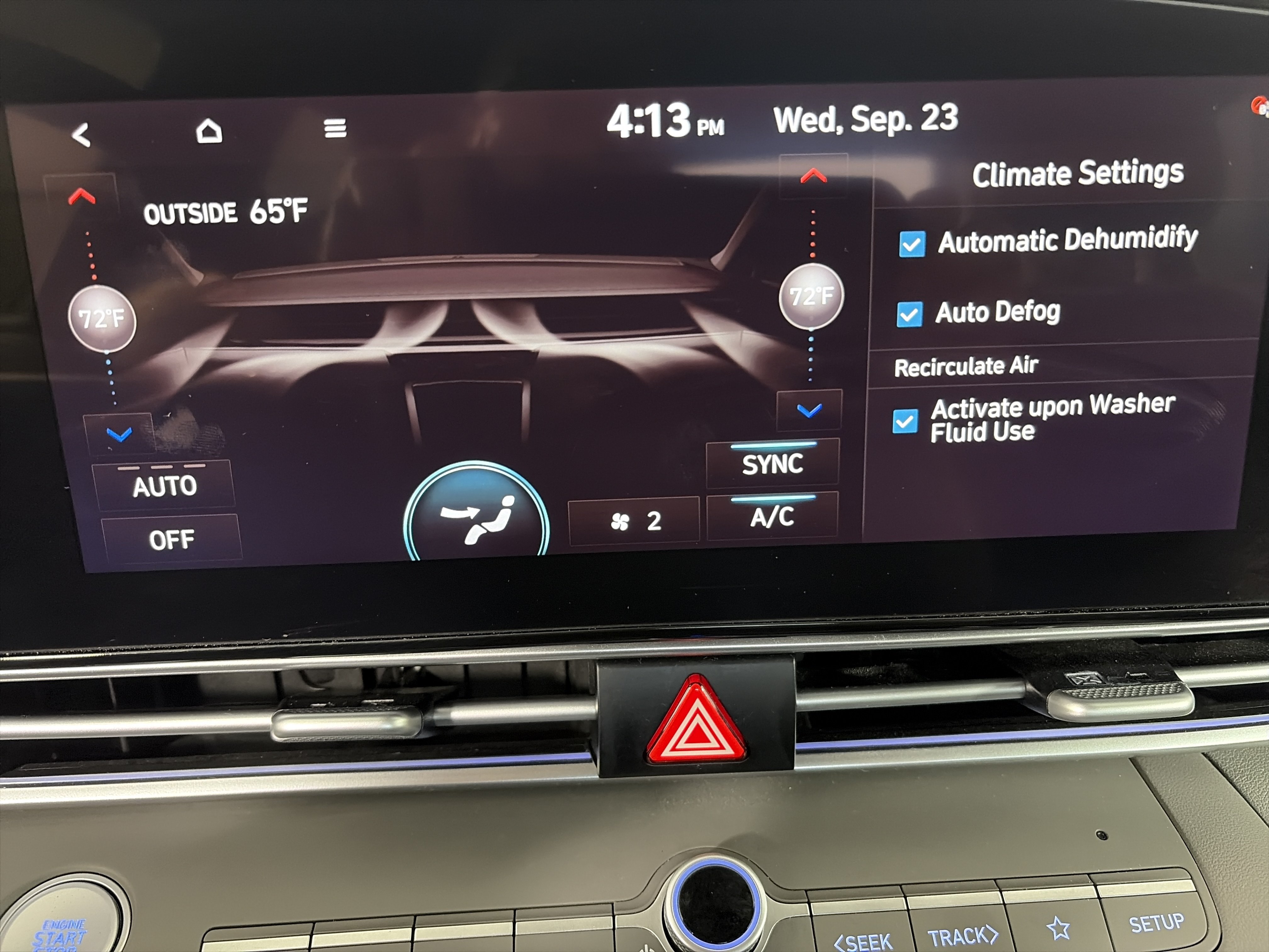 Used 2025 Hyundai Elantra SEL FWD image 22