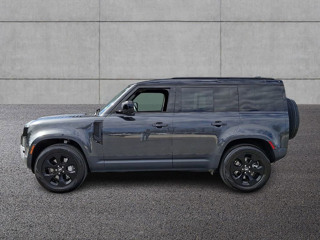 Used 2025 Land Rover Defender 110 S image 7