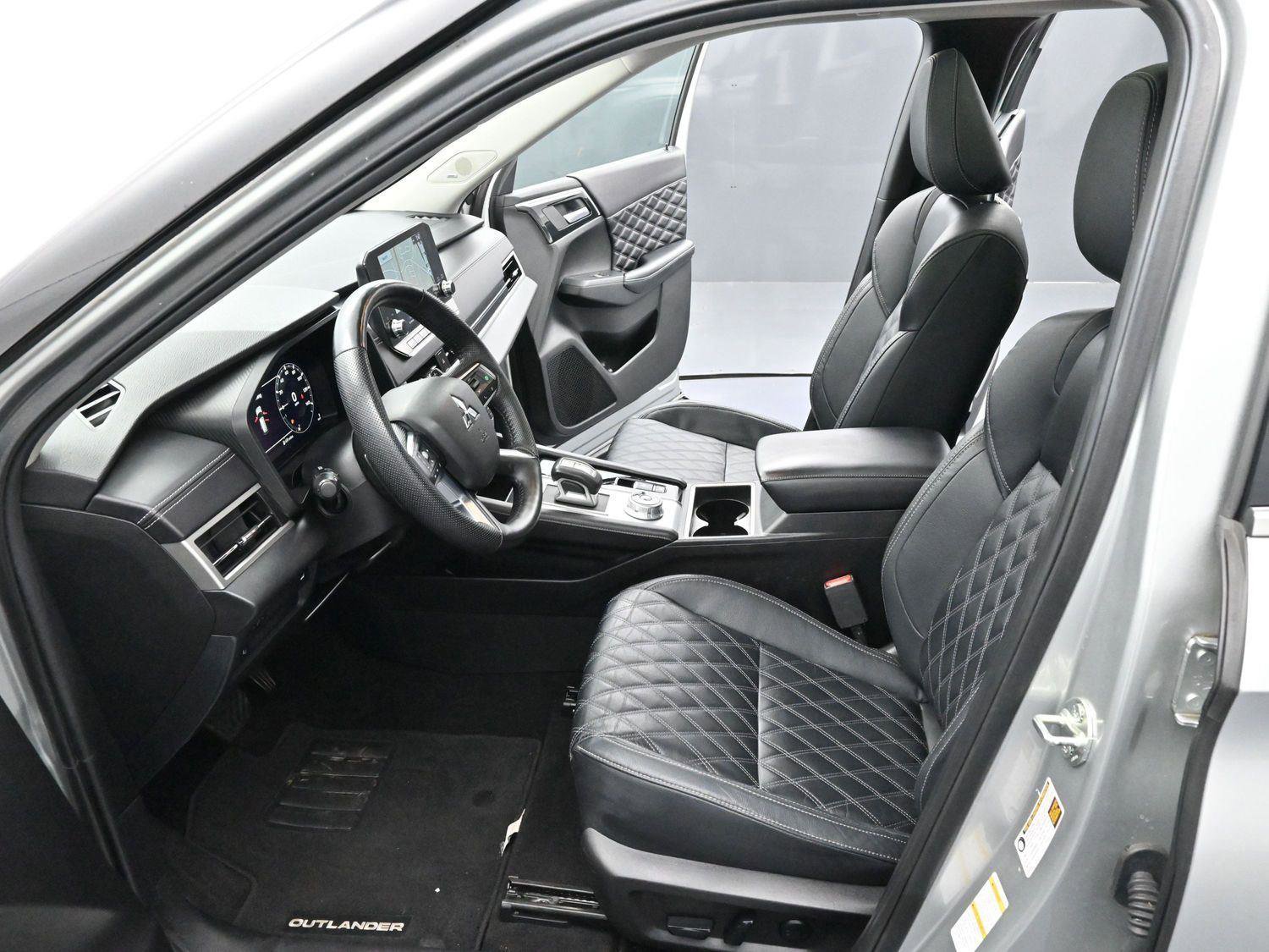 Used 2023 Mitsubishi Outlander SEL image 12