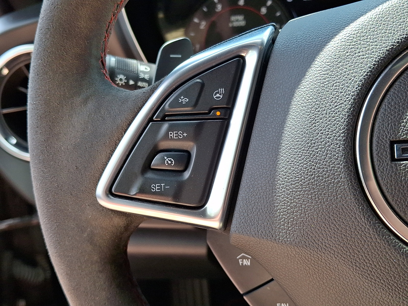 Used 2019 Chevrolet Camaro ZL1 image 21