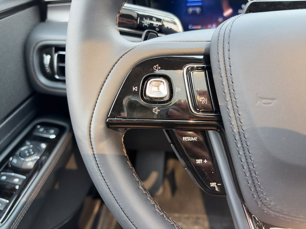 New 2026 Lincoln Aviator AWD image 25