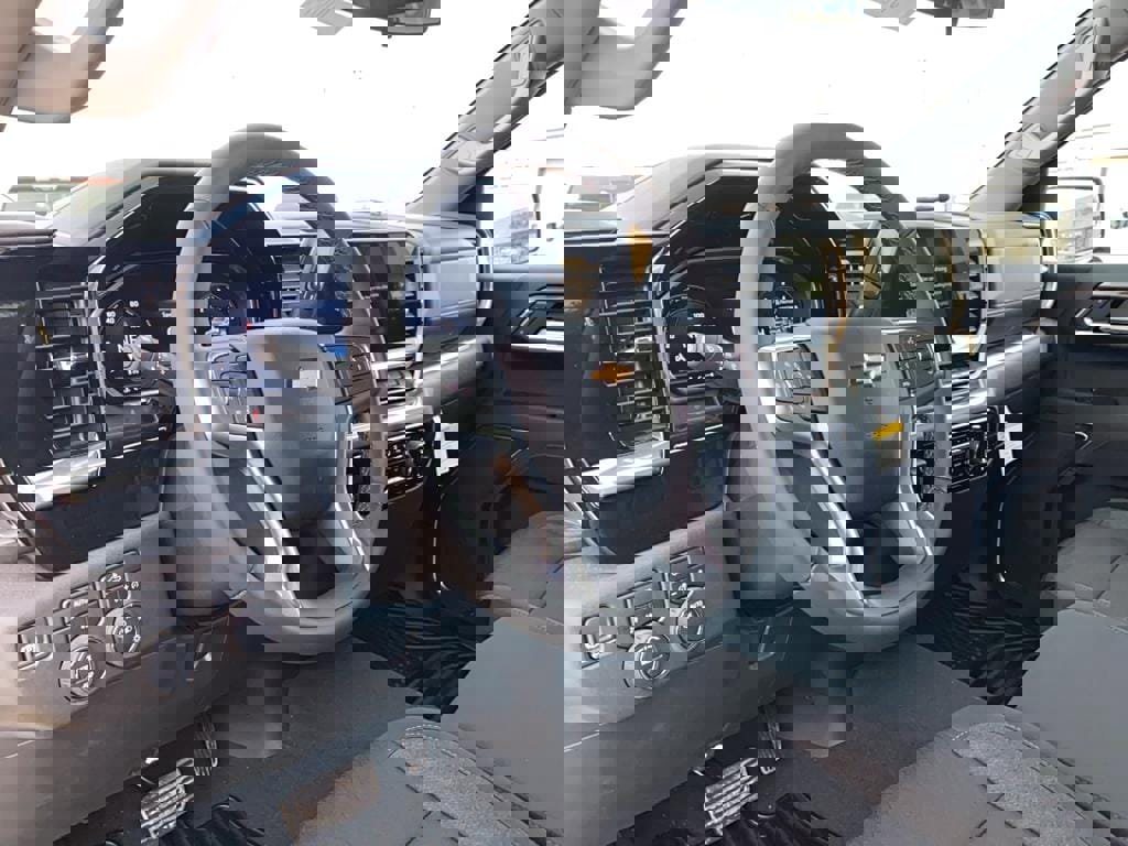 Used 2025 Chevrolet Silverado 1500 LT w/ Convenience Package II image 25