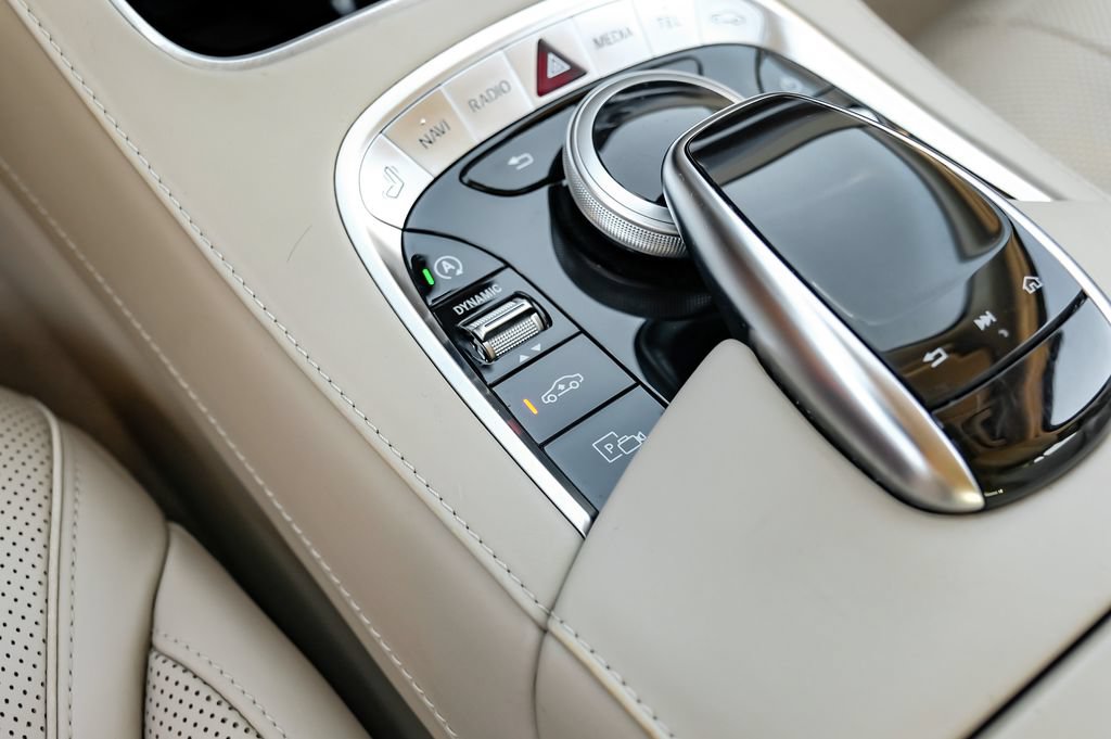 Used 2019 Mercedes-Benz S 560 Sedan image 24
