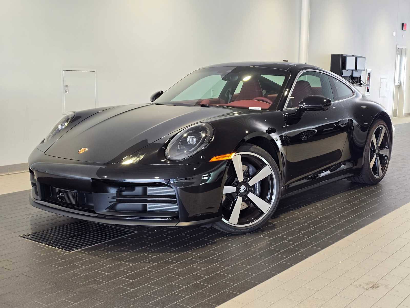 Used 2025 Porsche 911 Carrera image 1