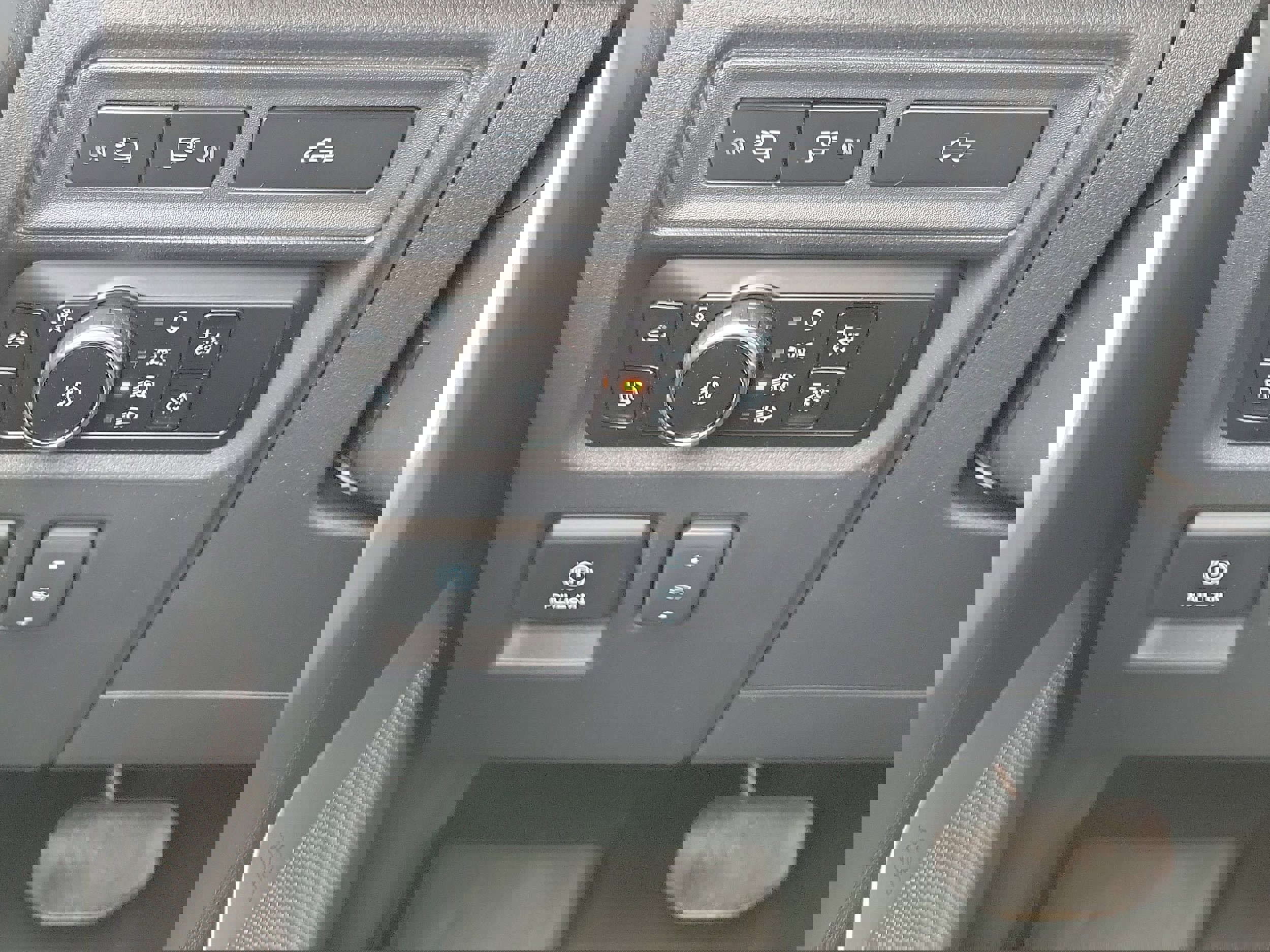 Used 2023 Ford F150 Lariat w/ Equipment Group 502A High image 21