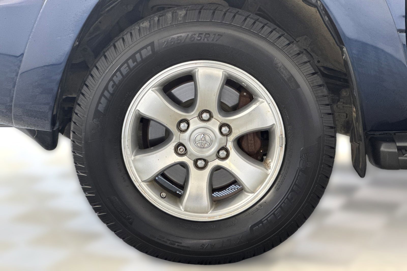 Used 2004 Toyota 4Runner SR5 image 11