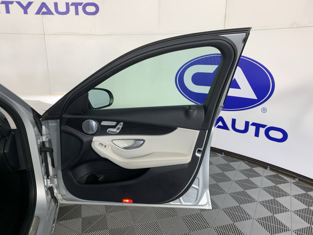 Used 2017 Mercedes-Benz C 300 4MATIC Sedan image 39