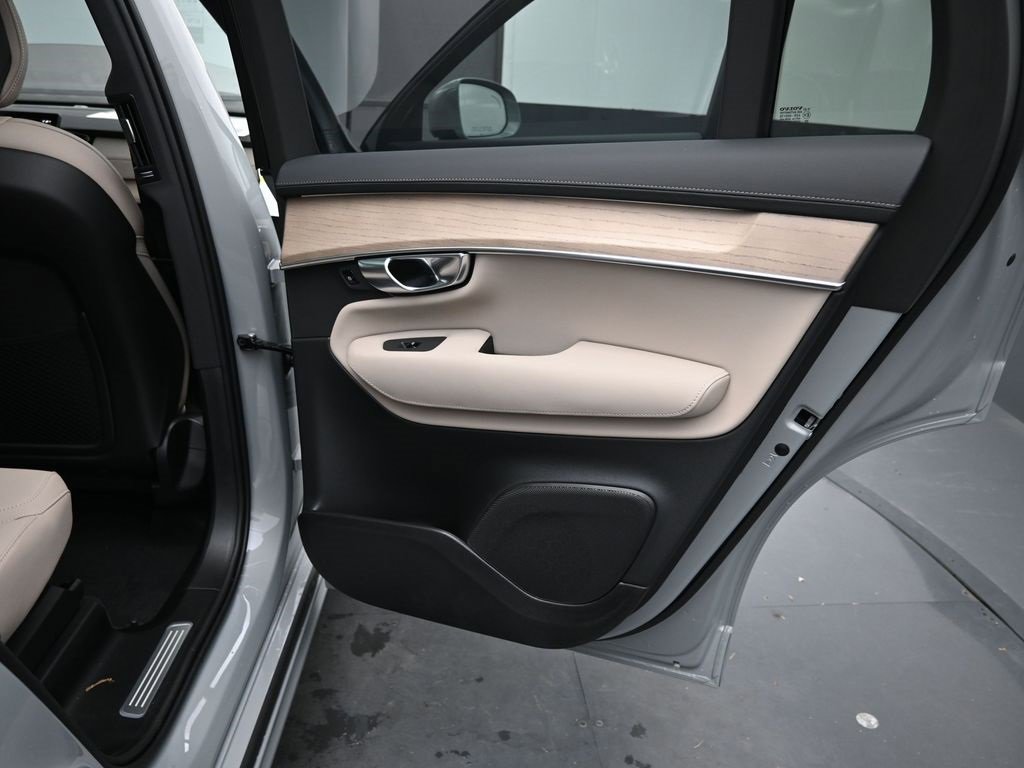 New 2026 Volvo XC90 B6 Plus w/ Protection Package Premier image 34