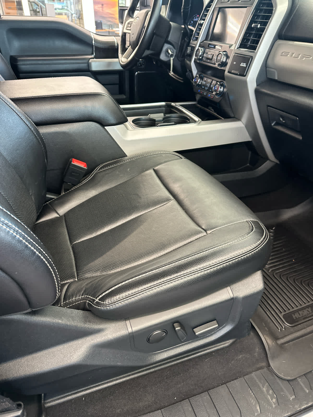 Used 2020 Ford F250 Lariat w/ Lariat Value Package AWD/4WD image 5
