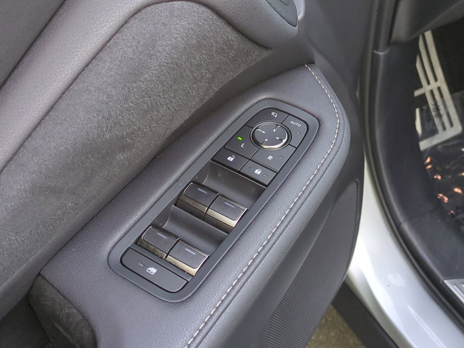 Used 2025 Lexus TX 500h AWD w/ Technology Package image 15