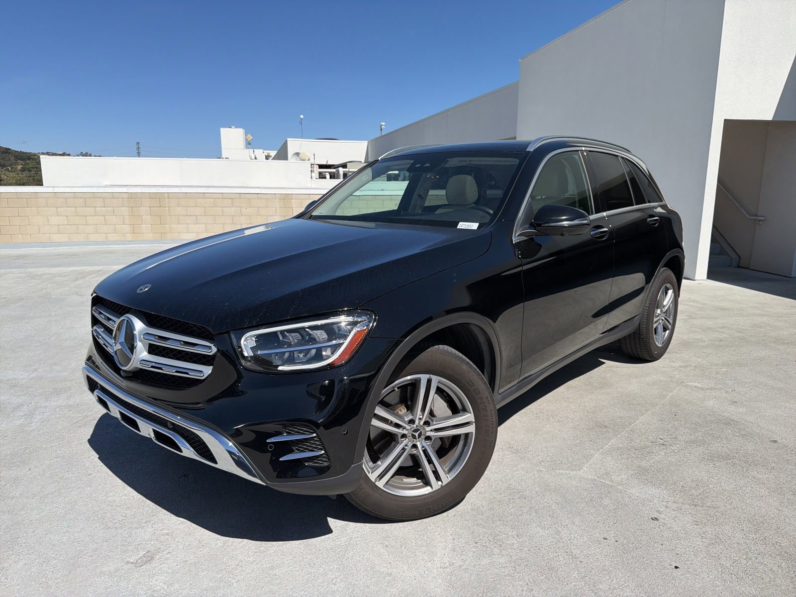 Used 2022 Mercedes-Benz GLC 300 image 3