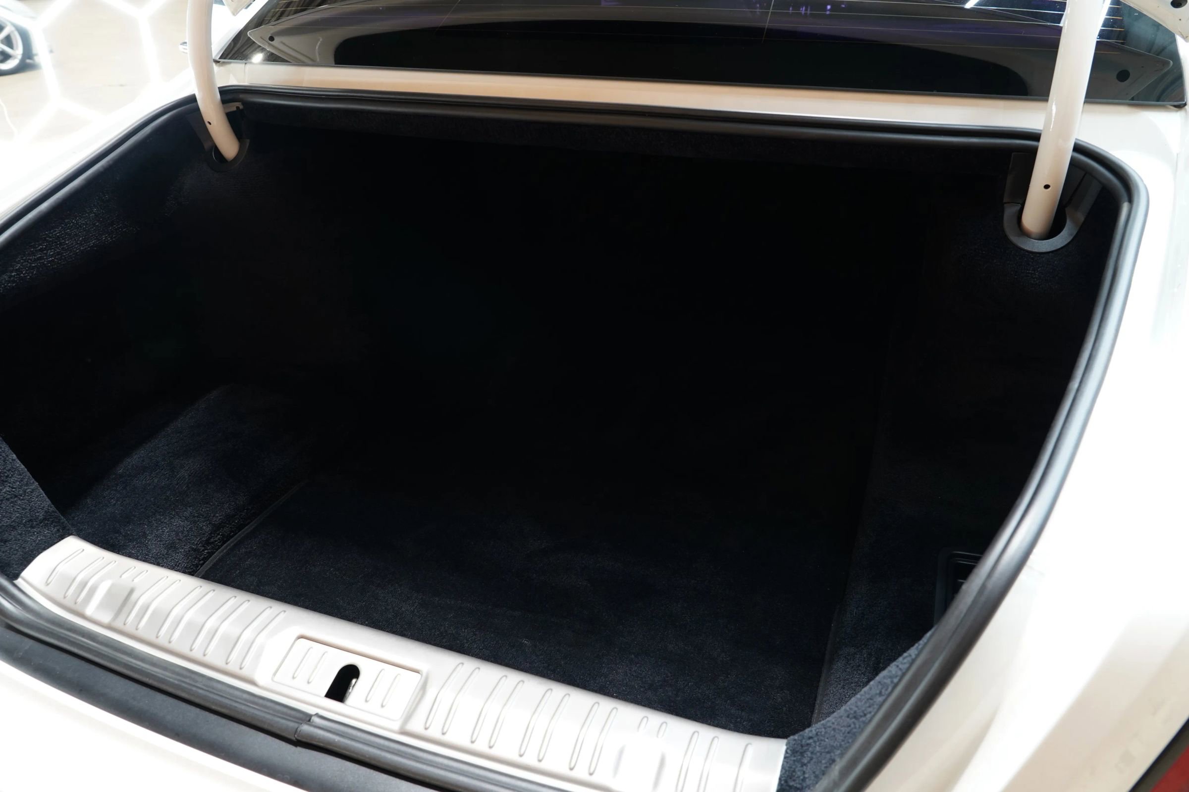 Used 2015 Rolls-Royce Ghost image 33