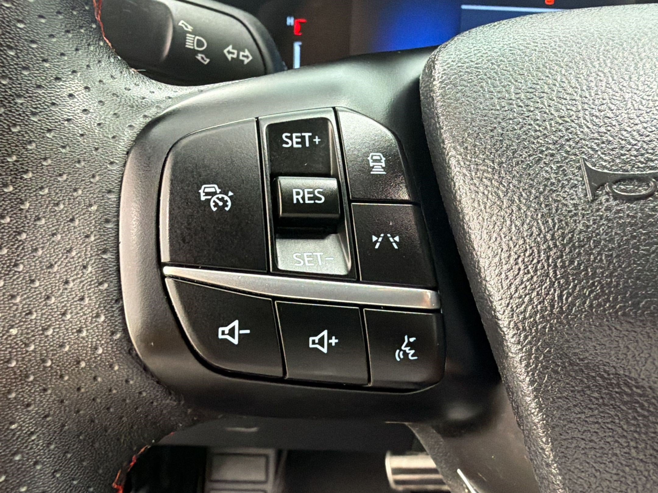 Certified 2023 Ford Escape ST-Line w/ Tech Pack #1 FWD image 16