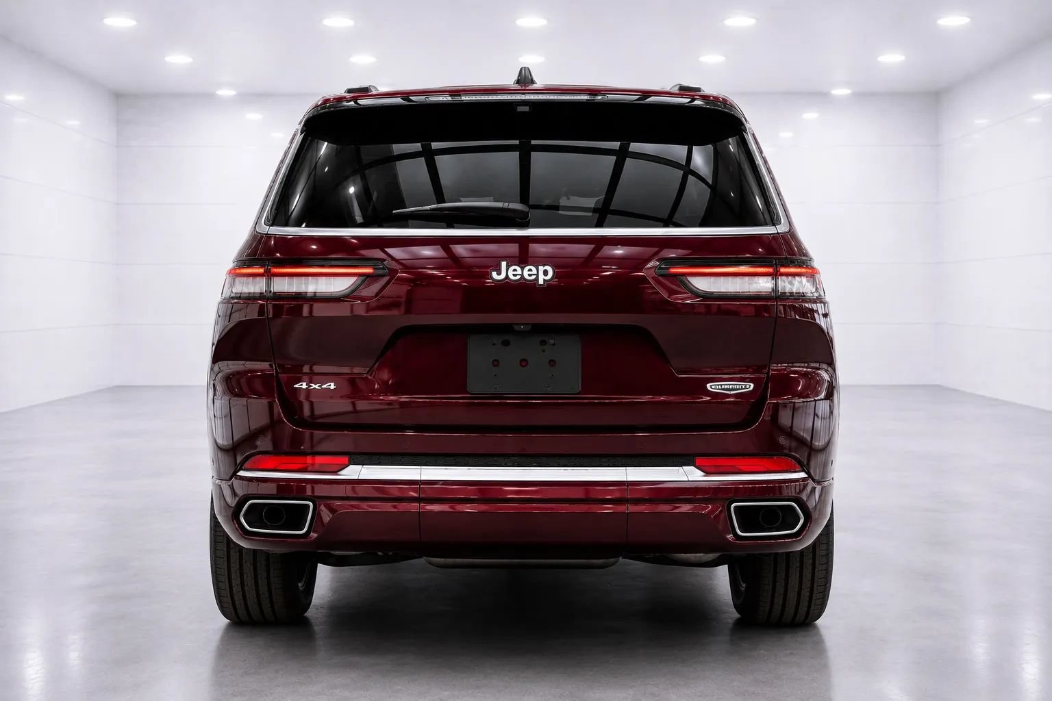 Used 2023 Jeep Grand Cherokee Summit w/ Adv Protech Group IV AWD/4WD image 4