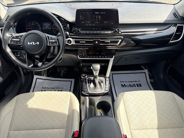 Used 2022 Kia Seltos EX image 10