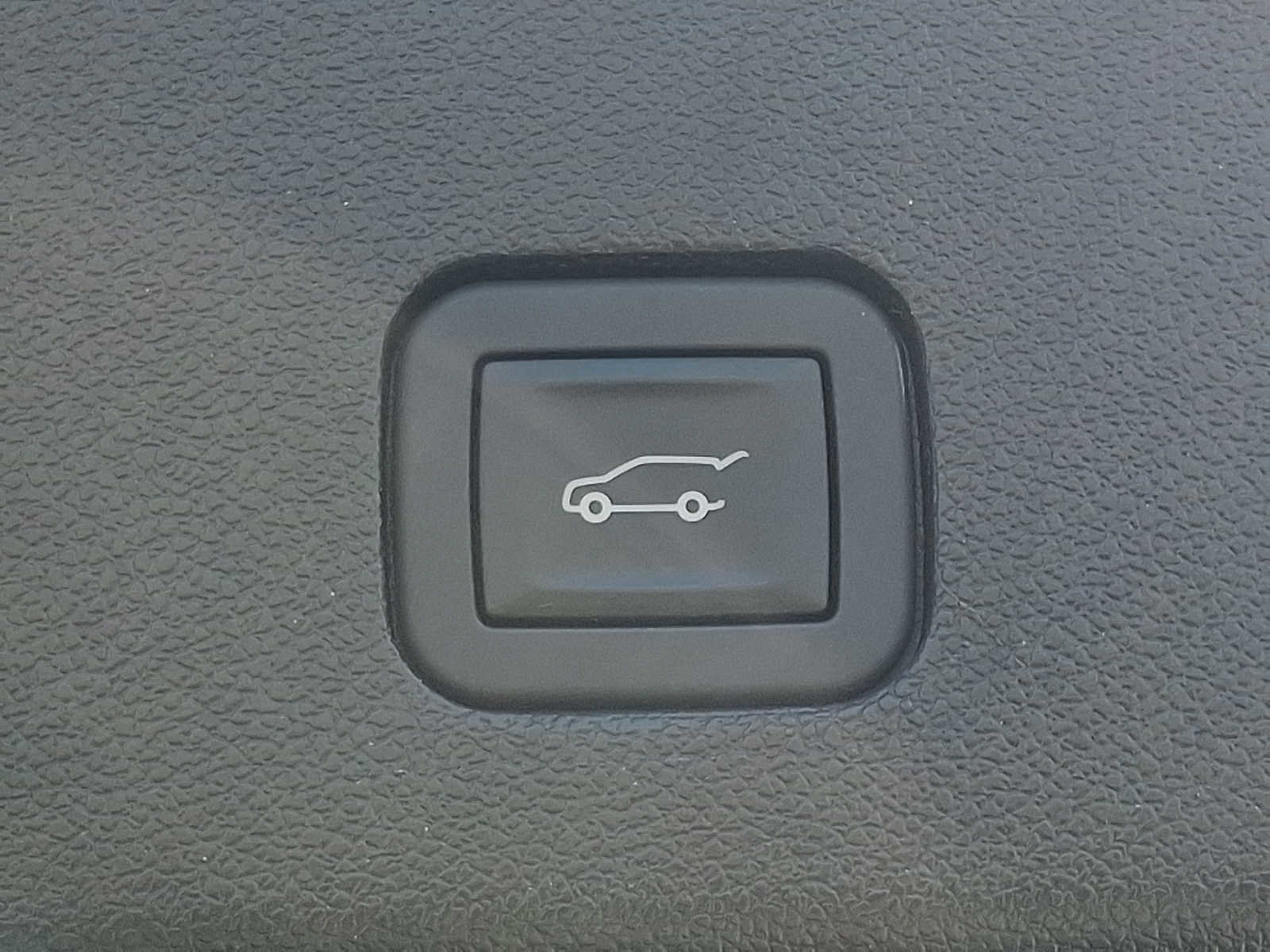 Used 2025 Cadillac XT6 Luxury image 30