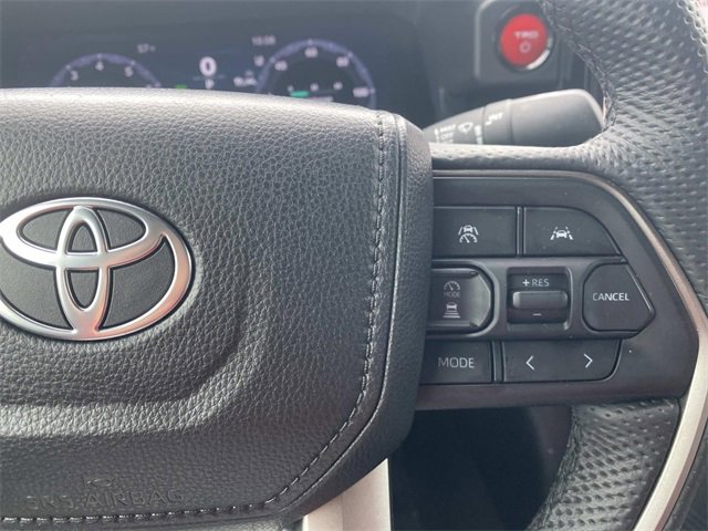 Used 2024 Toyota Tacoma TRD Off-Road image 33