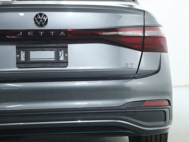 Used 2025 Volkswagen Jetta SE w/ Black Wheel Package image 43