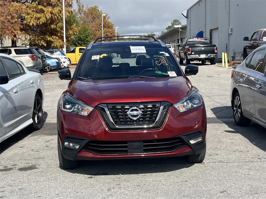 Used 2020 Nissan Kicks SR w/ SR Premium Package image 2
