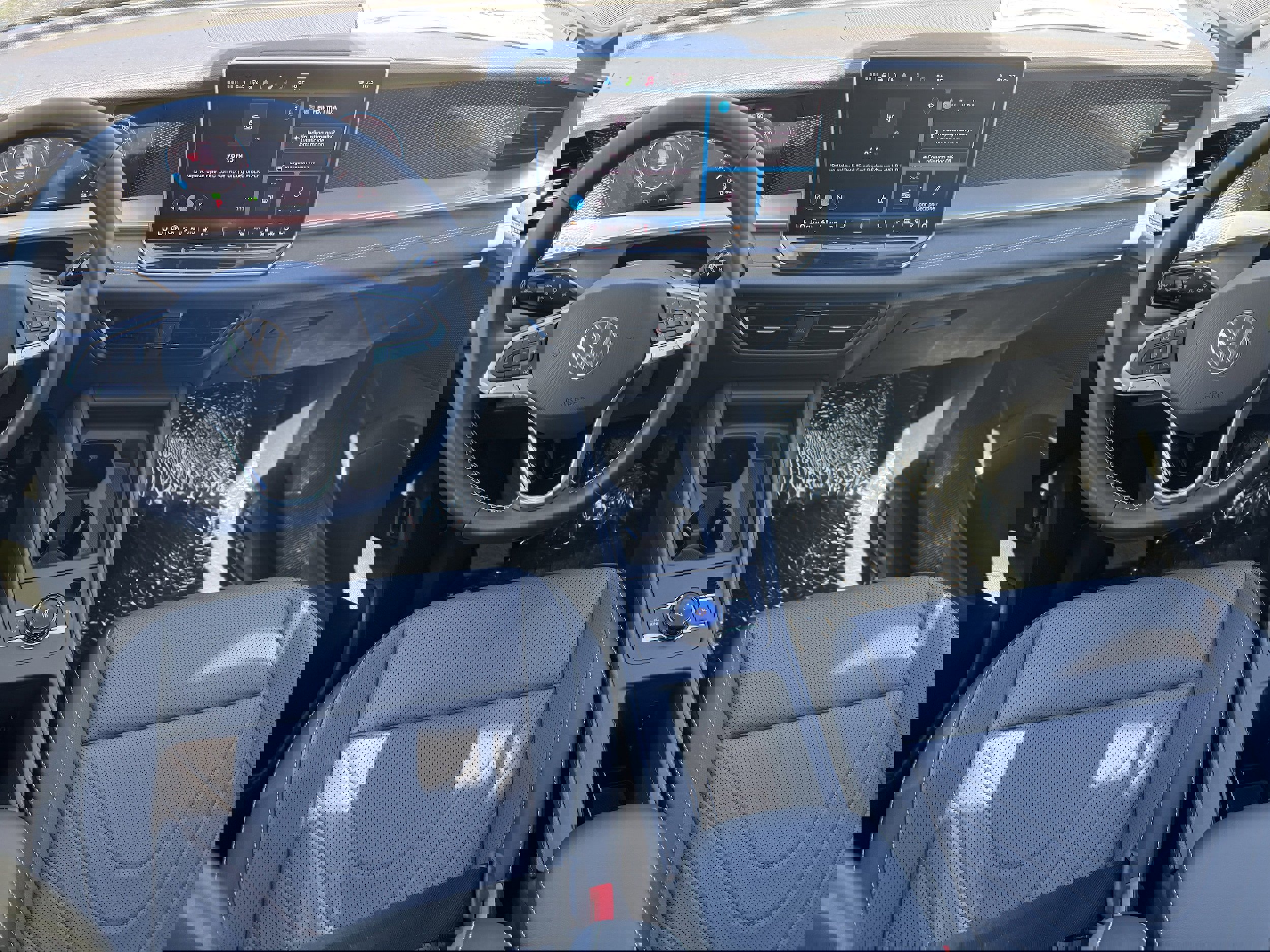 New 2025 Volkswagen Tiguan SE image 11