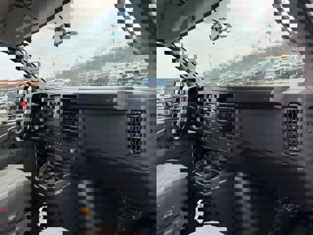 New 2026 Chevrolet Express 3500 LS image 27