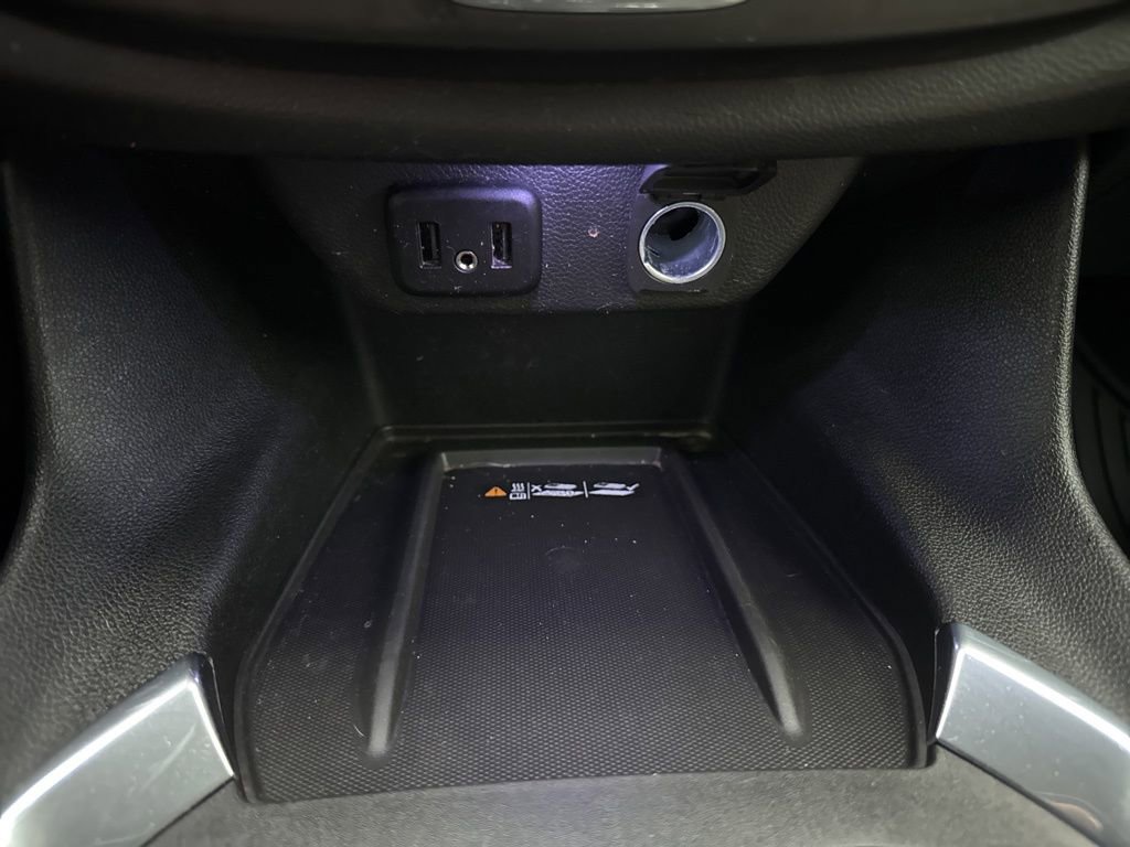 Used 2022 Chevrolet Traverse LT image 37