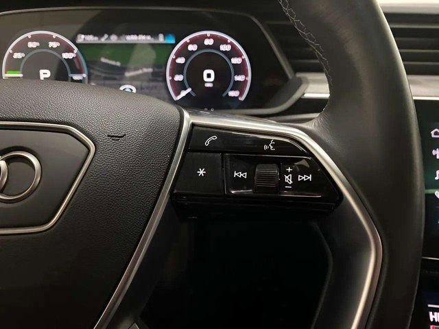 Used 2024 Audi Q8 e-tron Premium Plus w/ Premium Plus Package image 40