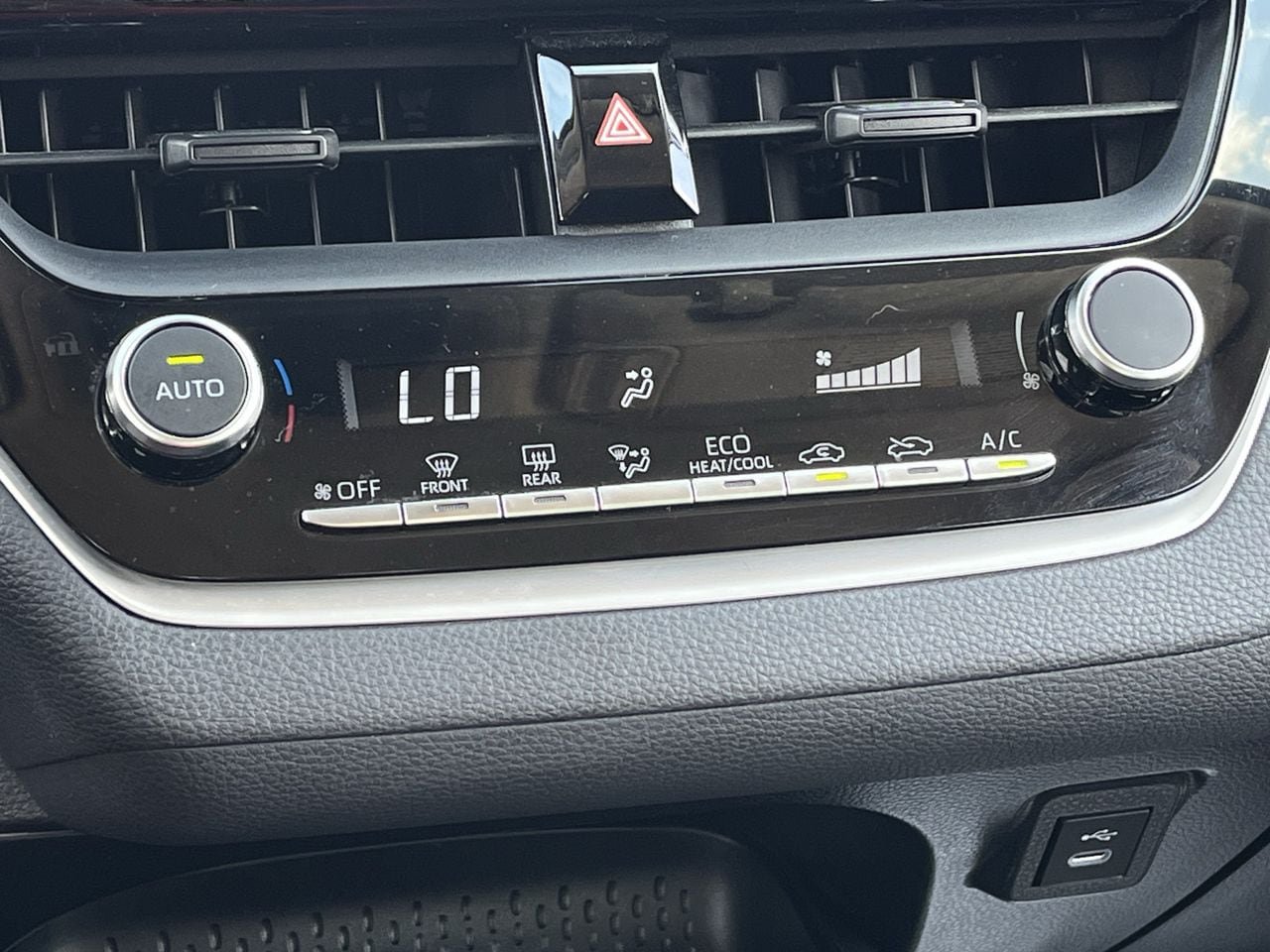 Used 2024 Toyota Corolla LE FWD image 18
