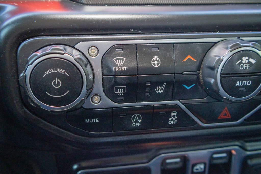 Used 2022 Jeep Gladiator Rubicon w/ LED Lighting Group AWD/4WD image 24