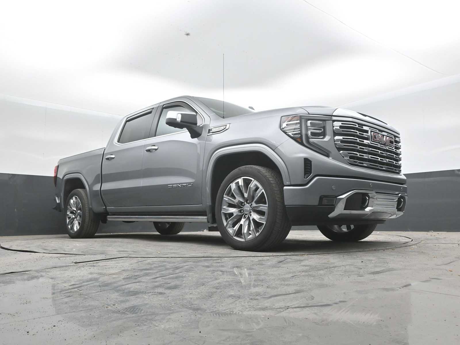 Used 2025 GMC Sierra 1500 Denali w/ Denali Reserve Package AWD/4WD image 45