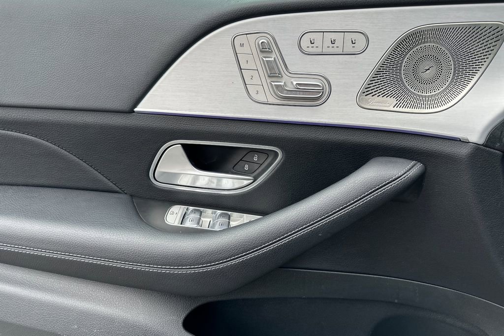 Used 2024 Mercedes-Benz GLS 450 4MATIC image 11