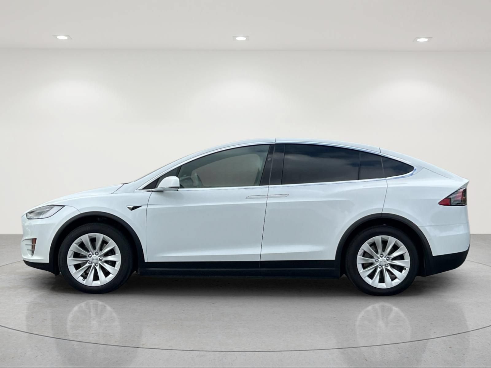 Used 2021 Tesla Model X Long Range AWD/4WD image 2