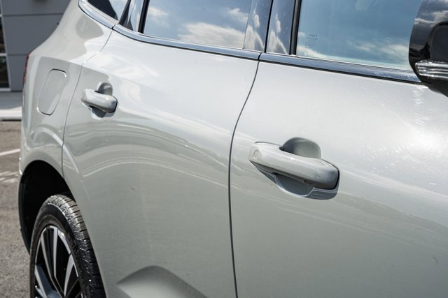 Used 2024 Volvo XC60 B5 Plus image 17