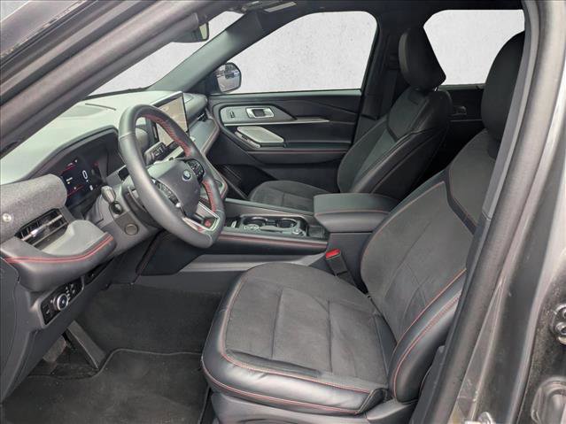Used 2025 Ford Explorer ST image 14