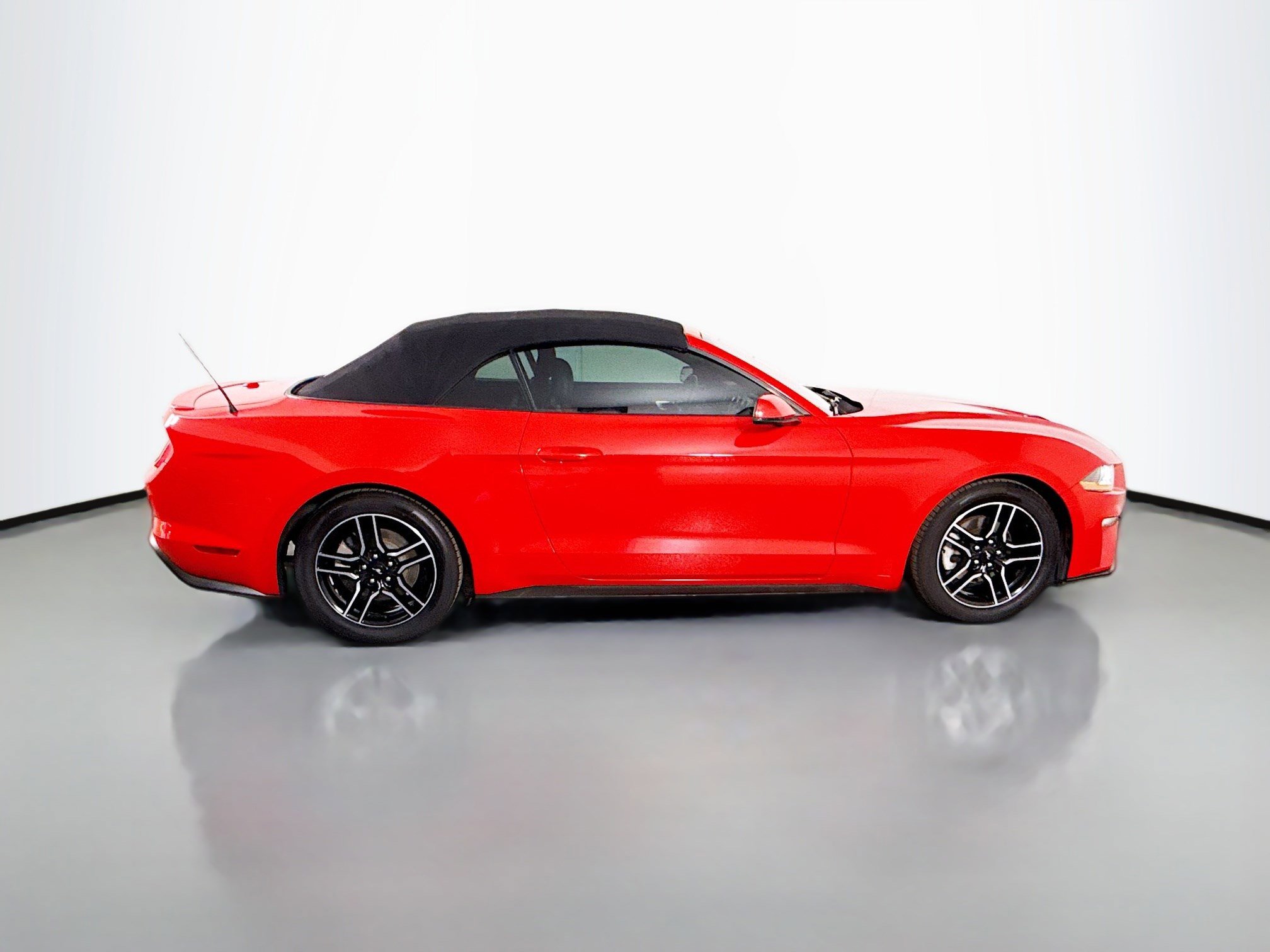 Used 2020 Ford Mustang Premium RWD image 11