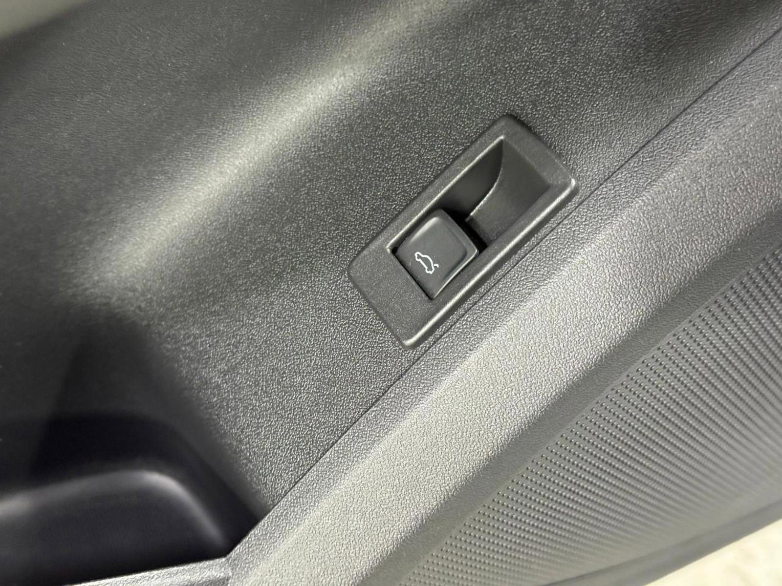 Used 2025 Audi Q5 Prestige image 25