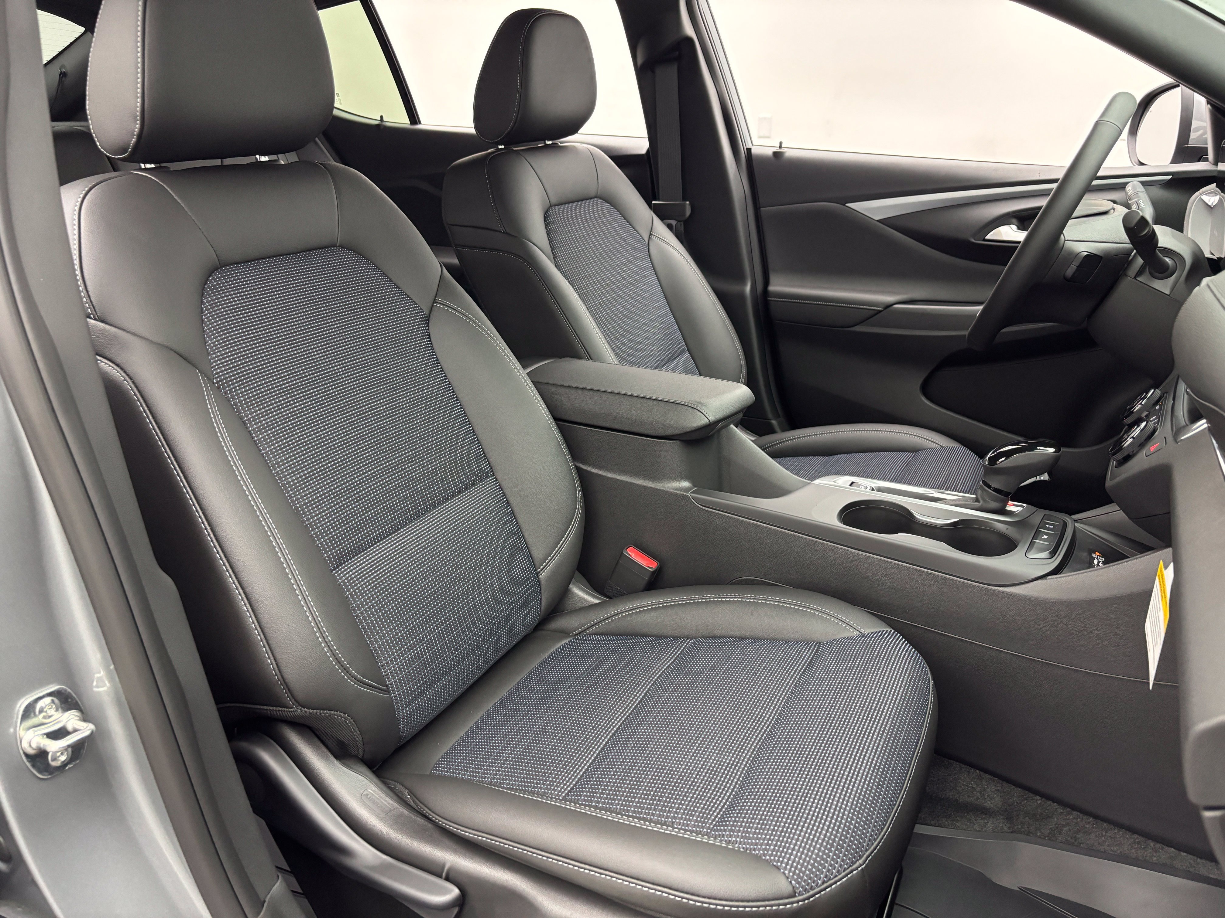 New 2026 Buick Envista Sport Touring w/ Convenience I Package FWD image 32