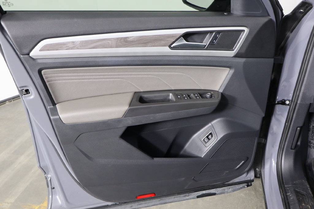Used 2022 Volkswagen Atlas Cross Sport SE FWD image 18