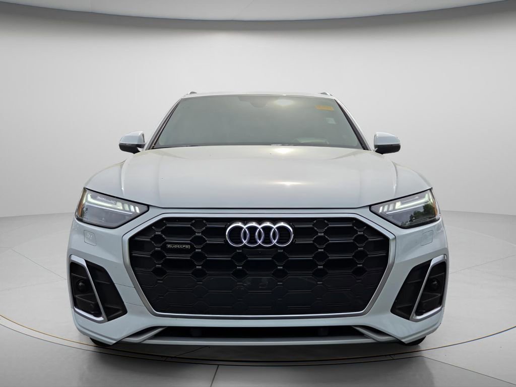 Certified 2023 Audi Q5 2.0T Prestige AWD/4WD image 9