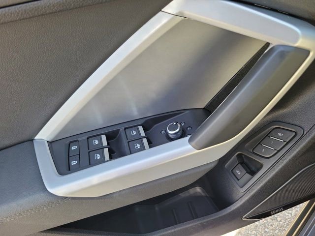 Certified 2025 Audi Q3 2.0T Premium Plus image 19